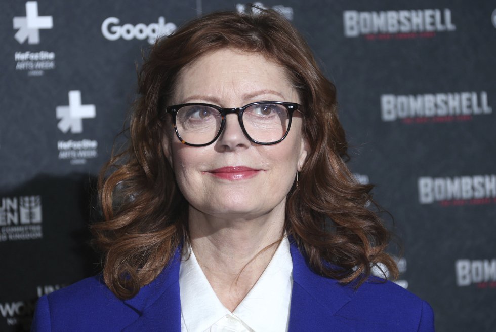 La oscarizada actriz Susan Sarandon, también se ha revelado contra los retoques estéticos. “La cirugía es muy poco atractiva. Demuestra que no aceptas lo que sucede naturalmente”.