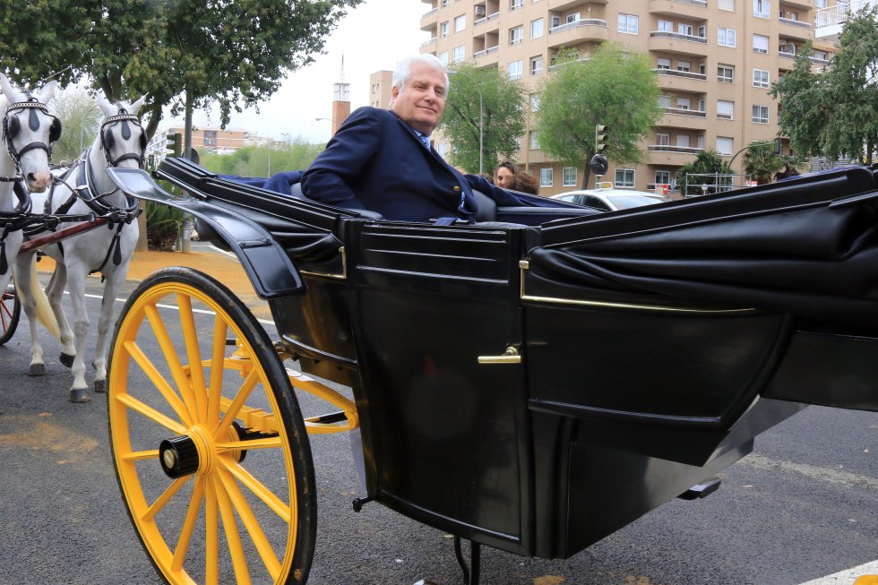 El duque de Alba, en un coche de caballos.