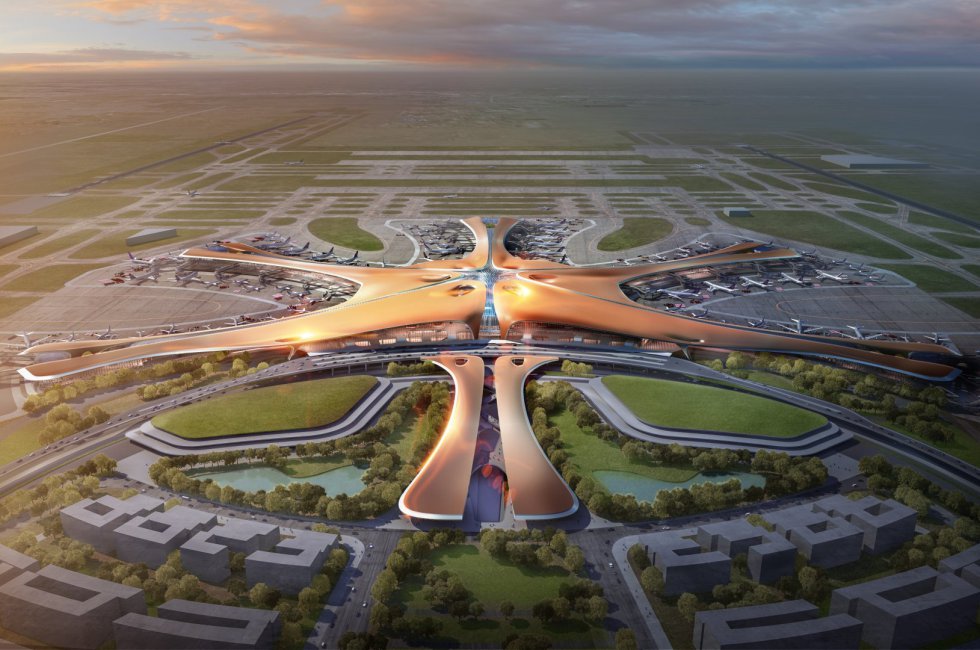 Proyección del nuevo aeropuerto internacional de Pekín, diseñado por el estudio Zaha Hadid Architects y la empresa francesa especializada en ingeniería aeroportuaria ADP Ingénierie. El aeropuerto se sitúa a 46 kilómetros al sur de la capital china para aliviar la presión sobre el aeródromo actual, localizado en el noreste de la ciudad.