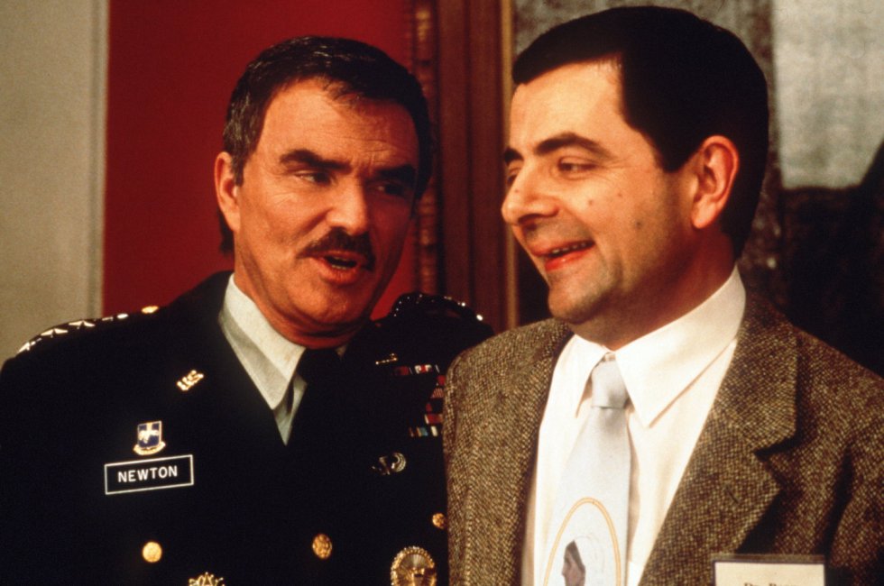 Mr. Bean (derecha) y Burt Reynolds, en 'Bean: Lo Ãºltimo en cine catastrÃ³fico'.