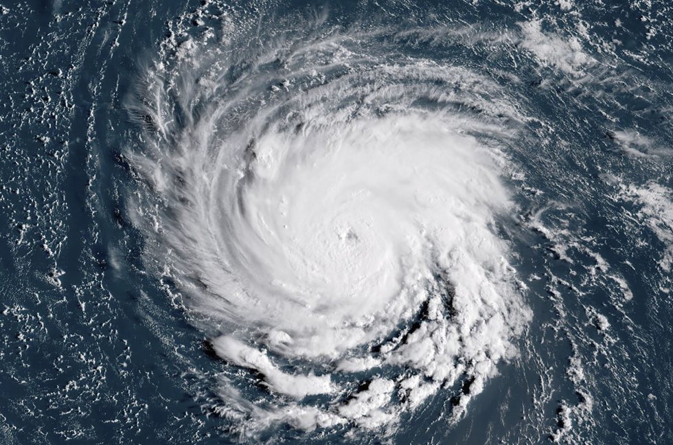 Imagen satélite del huracán Florence acercándose a la costa este de Estados Unidos por el océano Atlántico. 