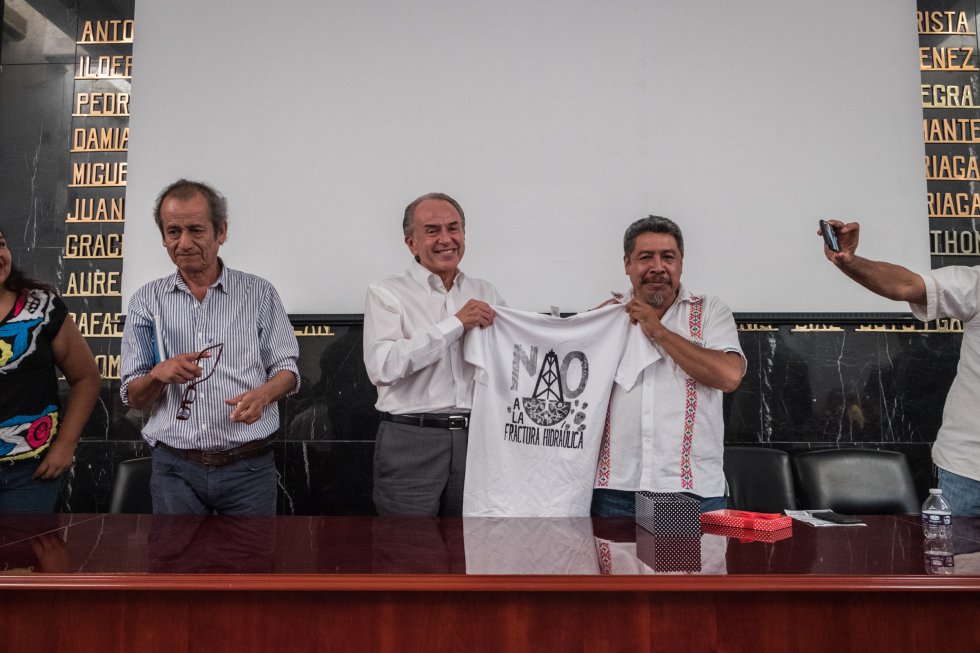 Rogel del Rosal, Domingo RodrÃ­guez y los demÃ¡s activistas y miembros de las comunidades consiguieron un posicionamiento pÃºblico en contra del 'fracking' por parte del gobernador del Estado que esperan se convierta en propuestas concretas.