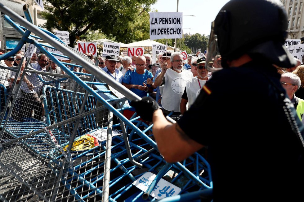 Fotos Las Imágenes De La Protesta De Los Jubilados Frente Al Congreso