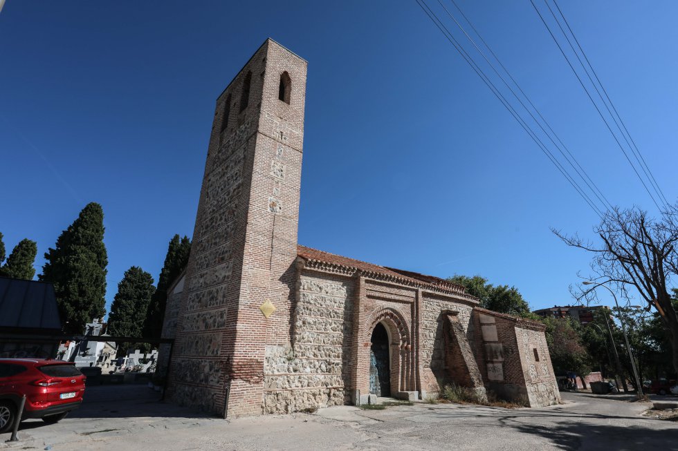 Exterior de la ermita, situada en Carabanchel.