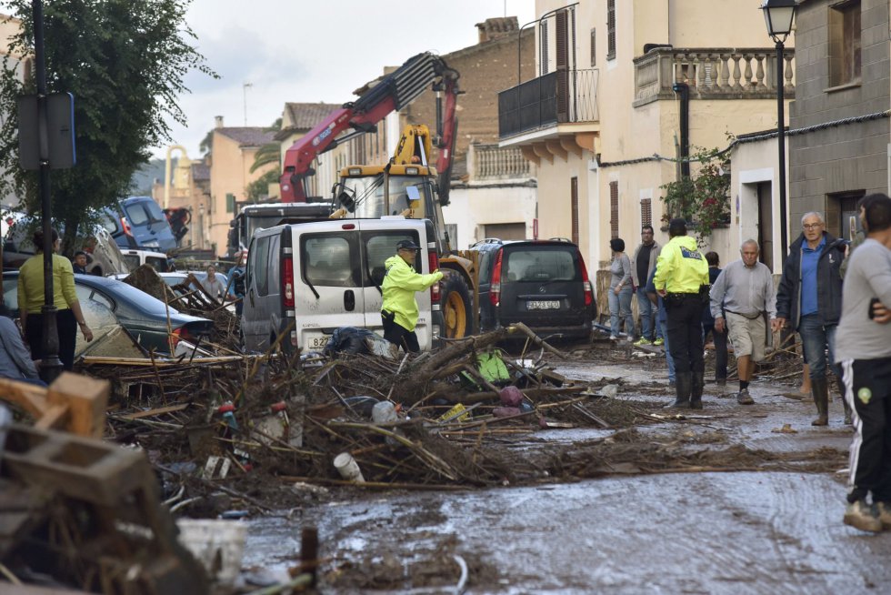 Estat en quÃ¨ ha quedat el centre de la localitat de Sant LlorenÃ§ des Cardassar, desprÃ©s de les inundacions provocades per les pluges torrencials i el desbordament de torrents.