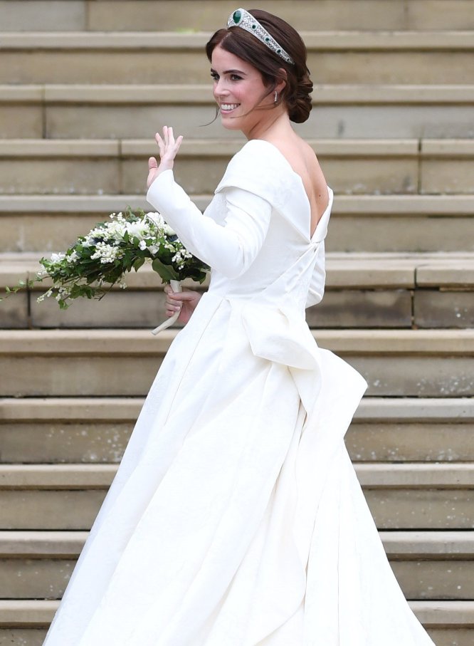 La princesa Eugenia a su llegada a la capilla de San Jorge en Windsor (Reino Unido) momentos antes de su enlace con Jack Brooksbank.