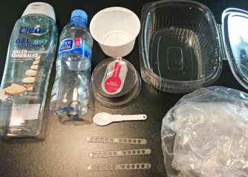 Botellas, cubiertos, bolsas… Este es el plástico desechable que utilizo en un solo día
