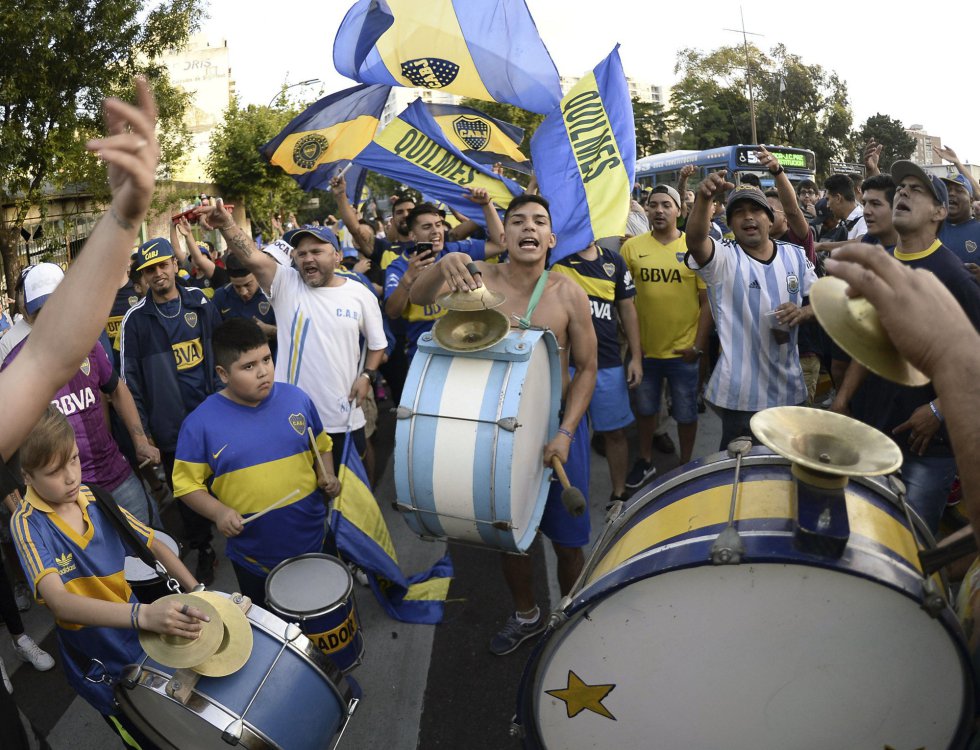 Durante 'el banderazo', los hinchas se reúnen en el Parque Lezama (Buenos Aires) para entonar las canciones del club.