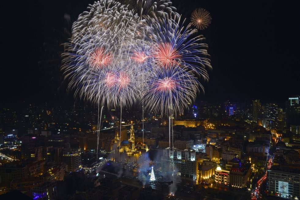 En Beirut, la capital de Líbano, también hubo grandes fuegos artificiales.