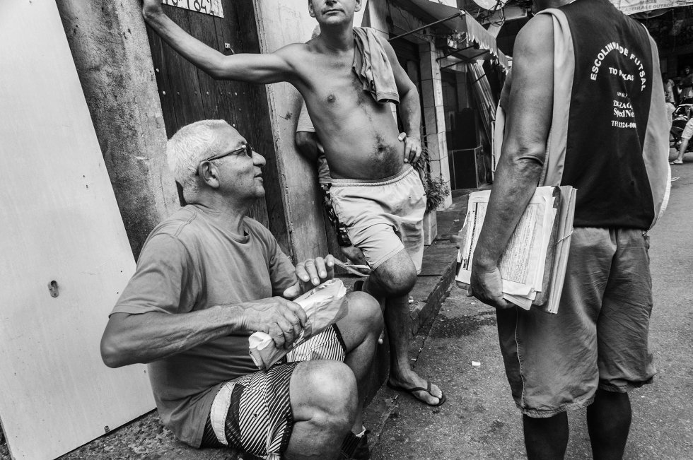 Según el censo de 2012, en Rocinha conviven 70.557 personas que son atendidas por dos centros de salud de atención primaria y dos centros de salud con algunas especialidades. Esto significa que para enfermedades graves la población tiene que desplazarse fuera de la favela para poder ser atendido.