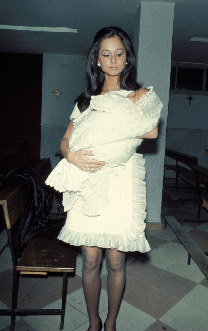 Isabel Preysler, el día del bautizo de su hijo Julio José.