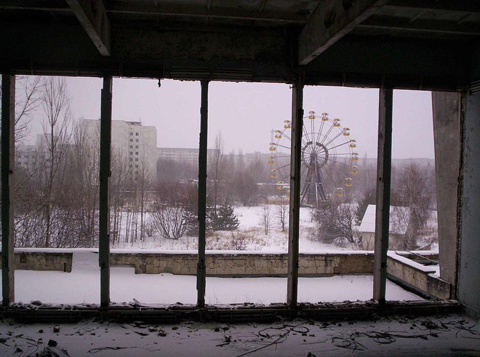 Tras el desastre del 26 de abril de 1986, la URSS estableciÃ³ una zona de seguridad de 30 kilÃ³metros alrededor de la Central Nuclear de Chernobyl. Miles de personas se vieron obligadas a dejar sus hogares, quedando mÃ¡s de 4.200 kilÃ³metros cuadrados libres de influencia humana directa.