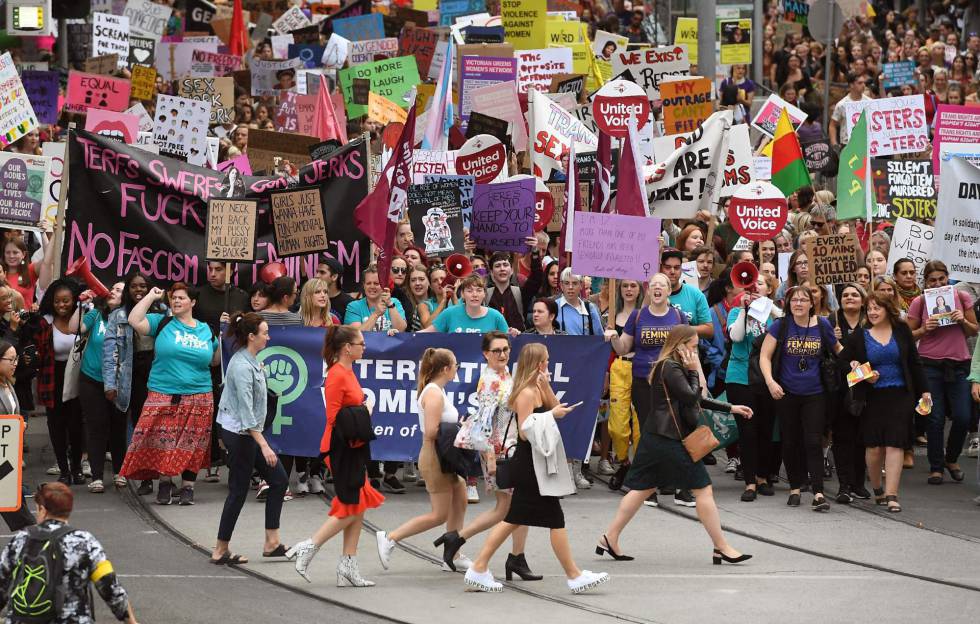 Protesta multutudinaria en Melbourne (Australia) con motivo de la celebración del Día Internacional de la Mujer.