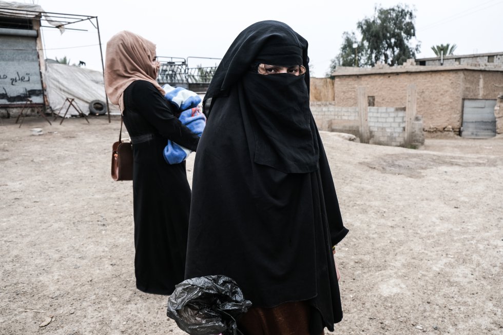 Fátima, una joven desplazada por los combates contra el ISIS en Al Busayrah.