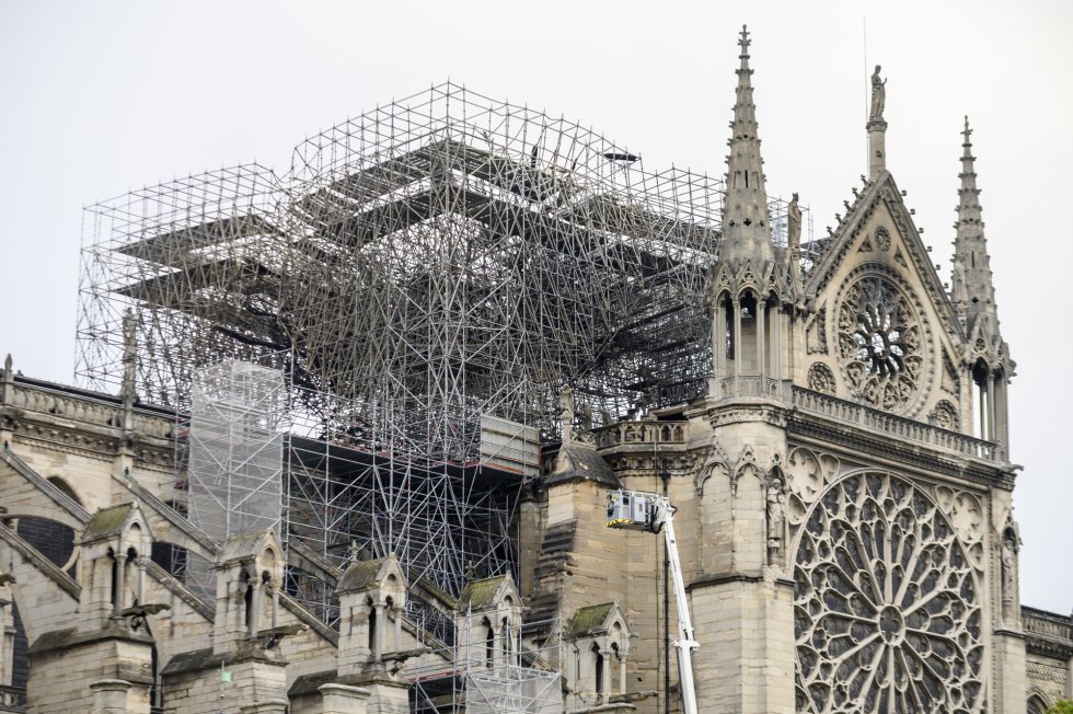 En declaraciones a la Cadena Cope, el ex primer ministro francés y candidato a la alcaldía de Barcelona, Manuel Valls, se ha mostrado conmocionado por el incendio de la catedral de Notre Dame y ha dicho que con el templo "se ha quemado parte de lo que cada uno de nosotros somos".