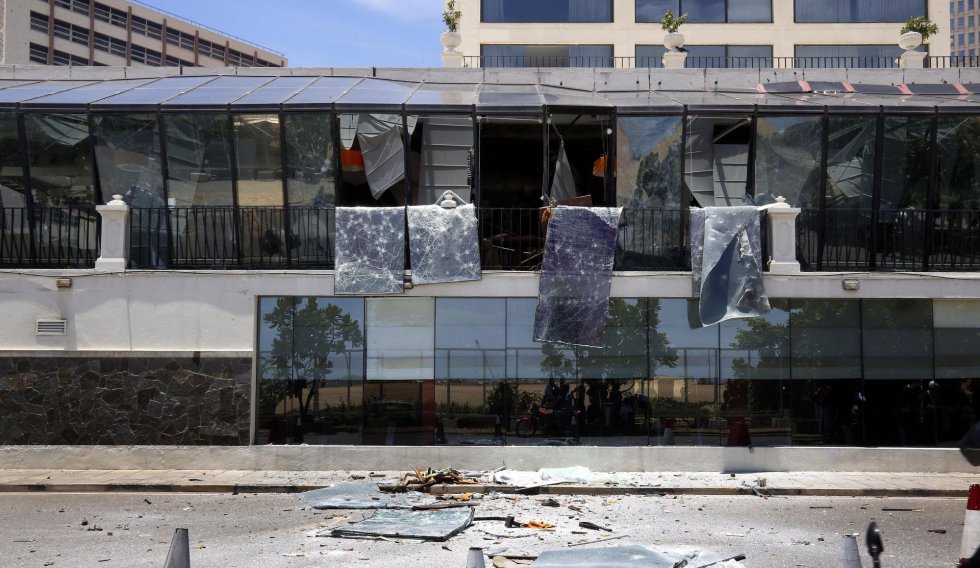 DaÃ±os causados tras el ataque terrorista en el Hotel Kingsbury en Colombo, este domingo.