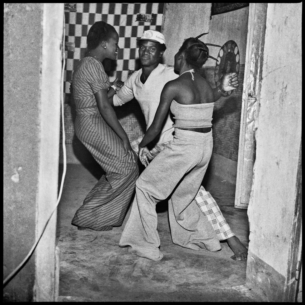 Os dançarinos de makossa, 1976