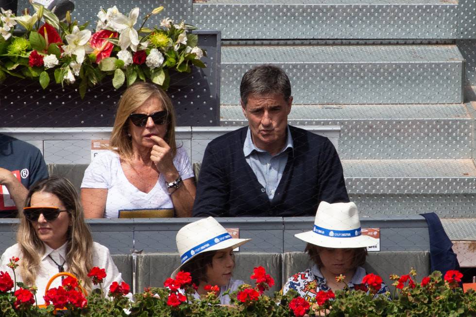 Michel y su esposa, en la Caja Mágica.