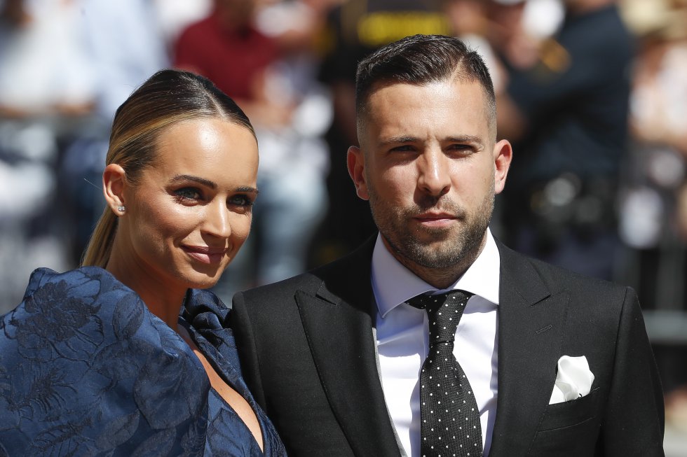 El futbolista Jordi Alba y su esposa, Romarey Ventura.