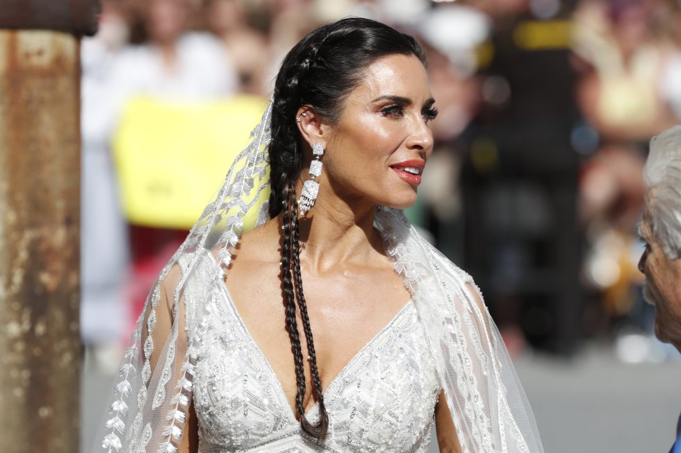 Pilar Rubio, a su llegada a la catedral de Sevilla. 