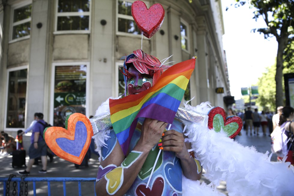 Ambiente previo a la manifestación del Orgullo por Madrid.