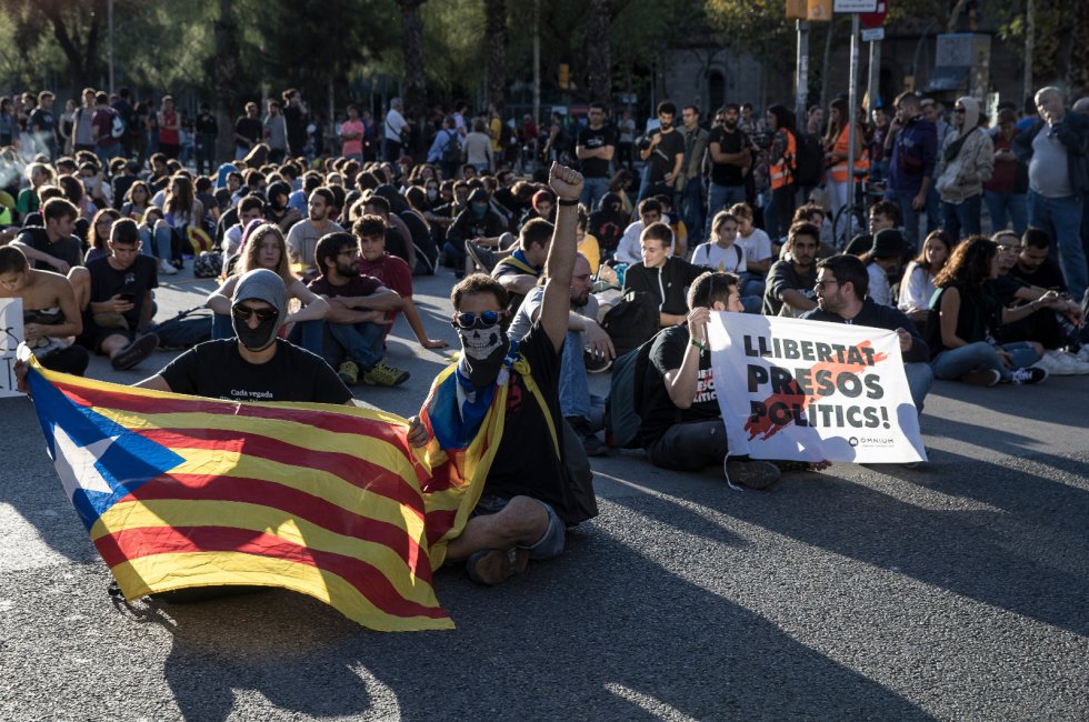 Los independentistas catalanes retoman las manifestaciones, en imágenes 1571152266_965287_1571157064_album_normal