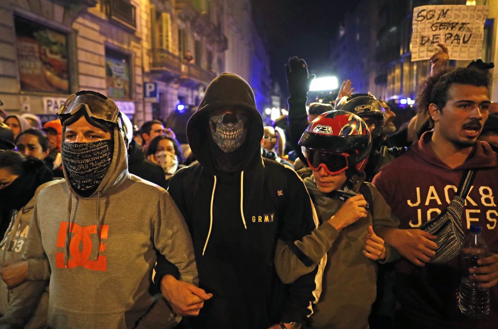 La manifestación de este sábado, ha sido convocada por los CDR y secundada por la CUP y grupos próximos como la asociación juvenil Arran.