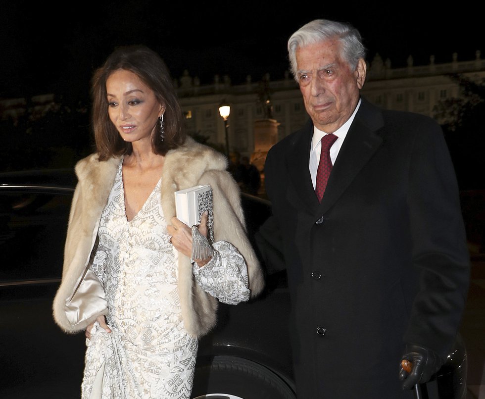 Isabel Preysler, con Mario Vargas Llosa.rn rn