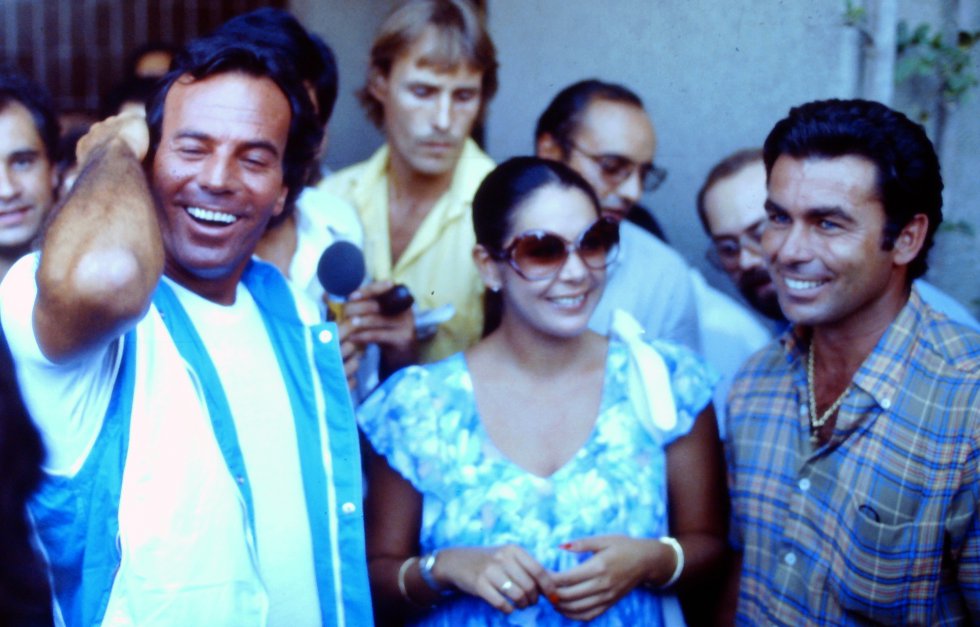 Isabel Pantoja y Paquirri, junto a Julio Iglesias. 