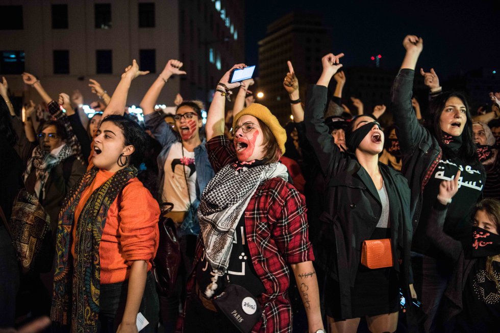 Mulheres libanesas se somaram em Beirute ao grito de guerra das chilenas do LasTesis.