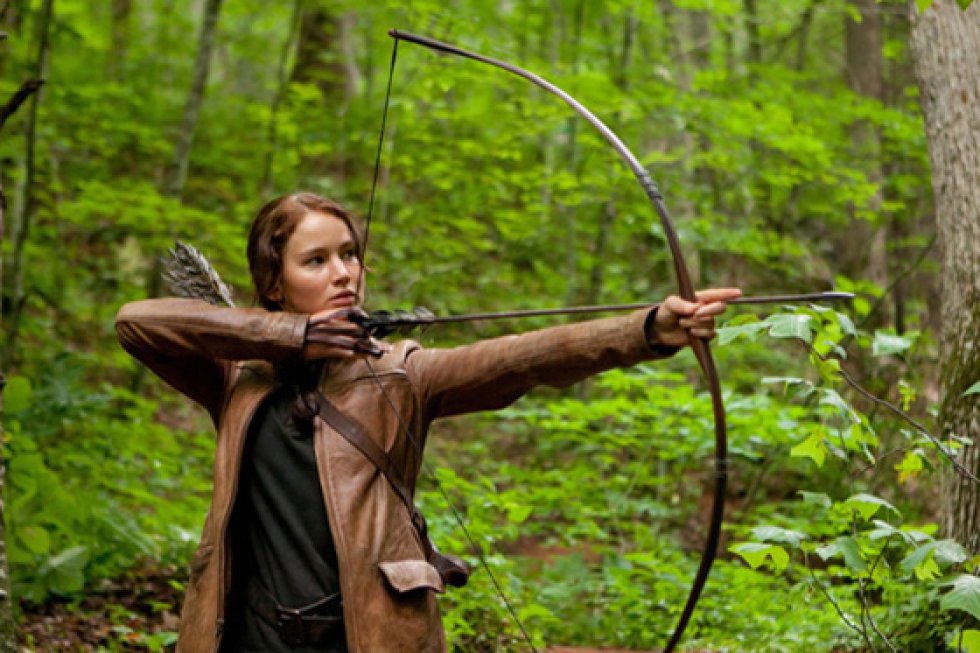 O manejo do arco em ‘Jogos Vorazes’ não era algo inato para Jennifer Lawrence. A atriz passou meses sendo treinada por Khatuna Lorig, uma renomada medalhista olímpica georgiana de arco e flecha.
