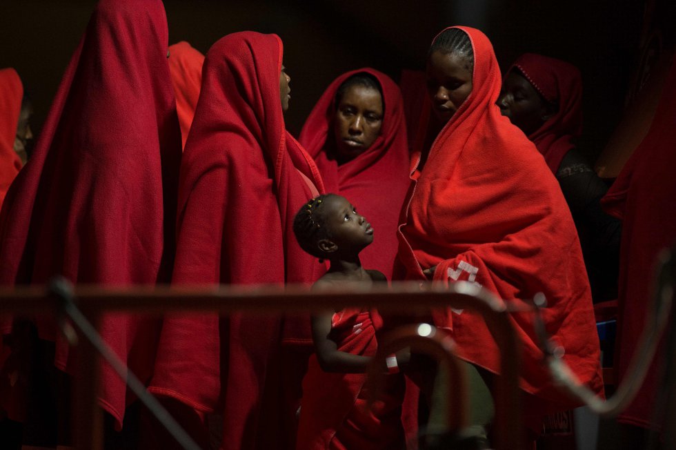 Un grupo de migrantes rescatados llegan al puerto de Málaga, el 29 de agosto de 2019.