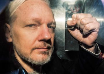 Three protected witnesses accuse Spanish ex-marine of spying on Julian Assange