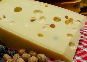 El misterio de los agujeros menguantes del queso