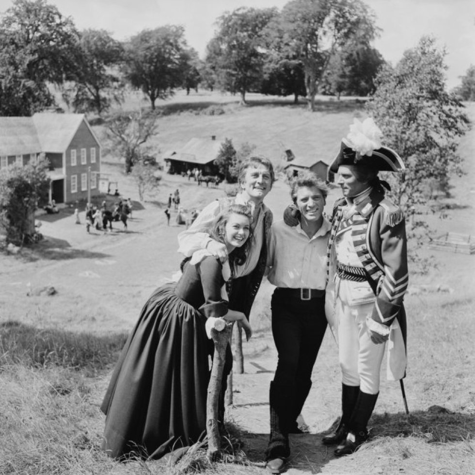 La vida de Kirk Douglas, en imágenes