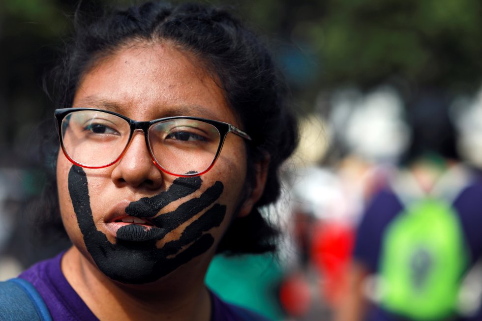 Las peruanas demandaron igualdad de derechos y se manifestaron contra la violencia machista en el país sudamericano.