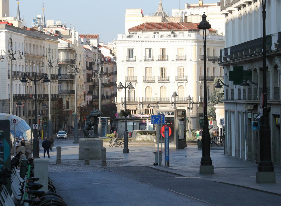 Ambiente en la madrileña Puerta del Sol, este sábado.