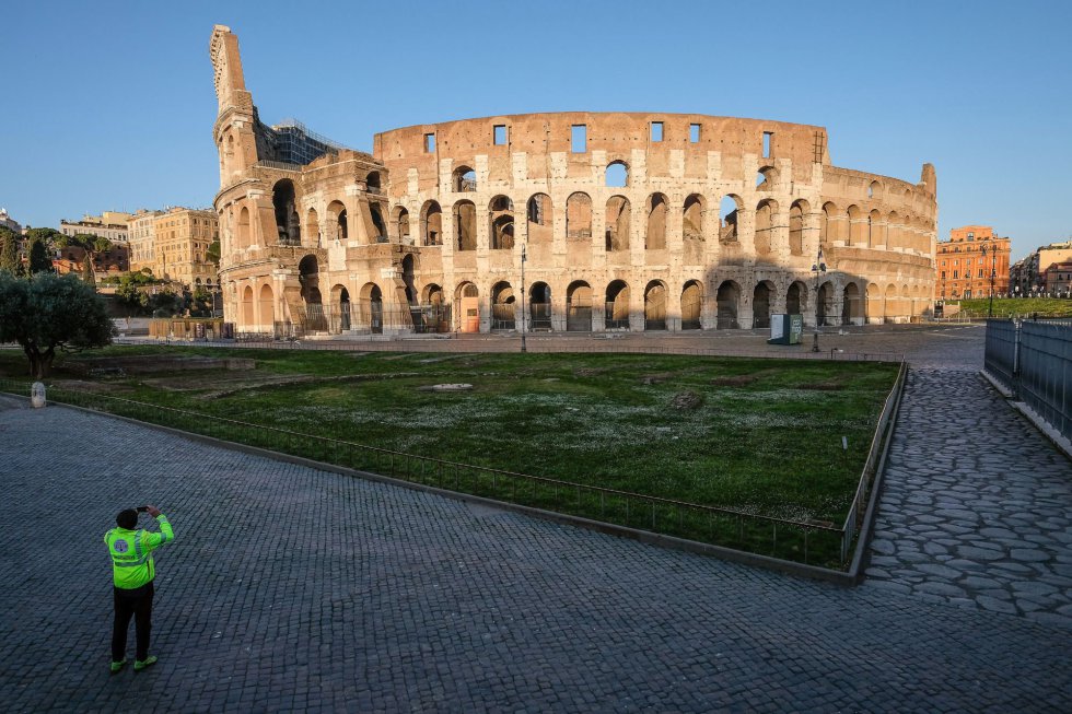El Coliseo de Roma (Italia), sin turistas por el coronavirus, el 23 de marzo.