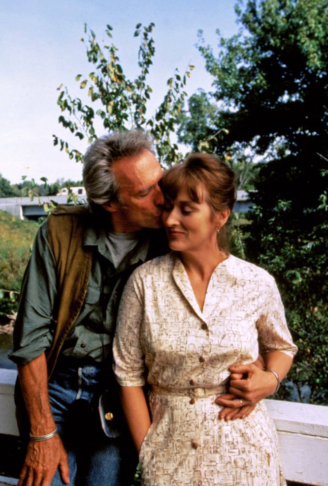 'Los puentes de drama' es el drama más sentimental de la carrera de Eastwood. En la imagen, Meryl Streep y Clint Eastwood posan para una imagen promocional del filme.