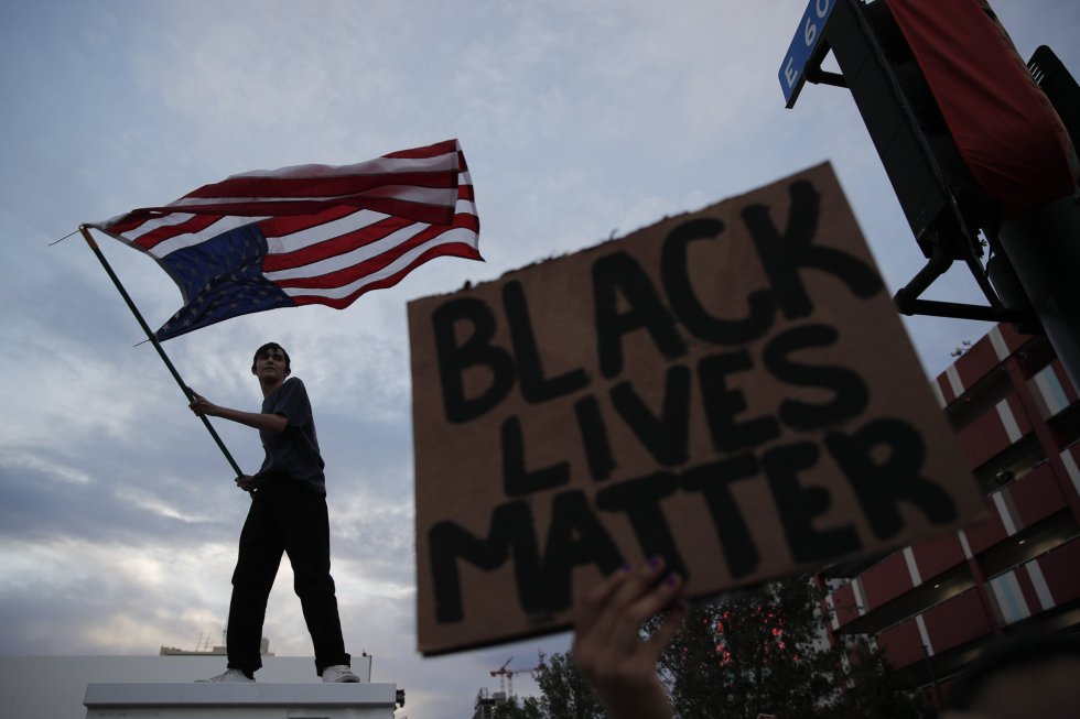 El suceso de Indianápolis es el más grave hasta el momento desde que comenzaron los disturbios hace cuatro días y se generalizaron por todo el país hace dos. En la imagen, una de las manifestaciones en Las Vegas.