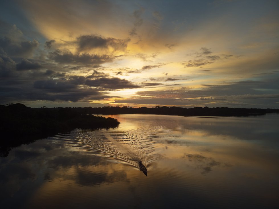 Atardecer sobre el lago Tarapoto. 