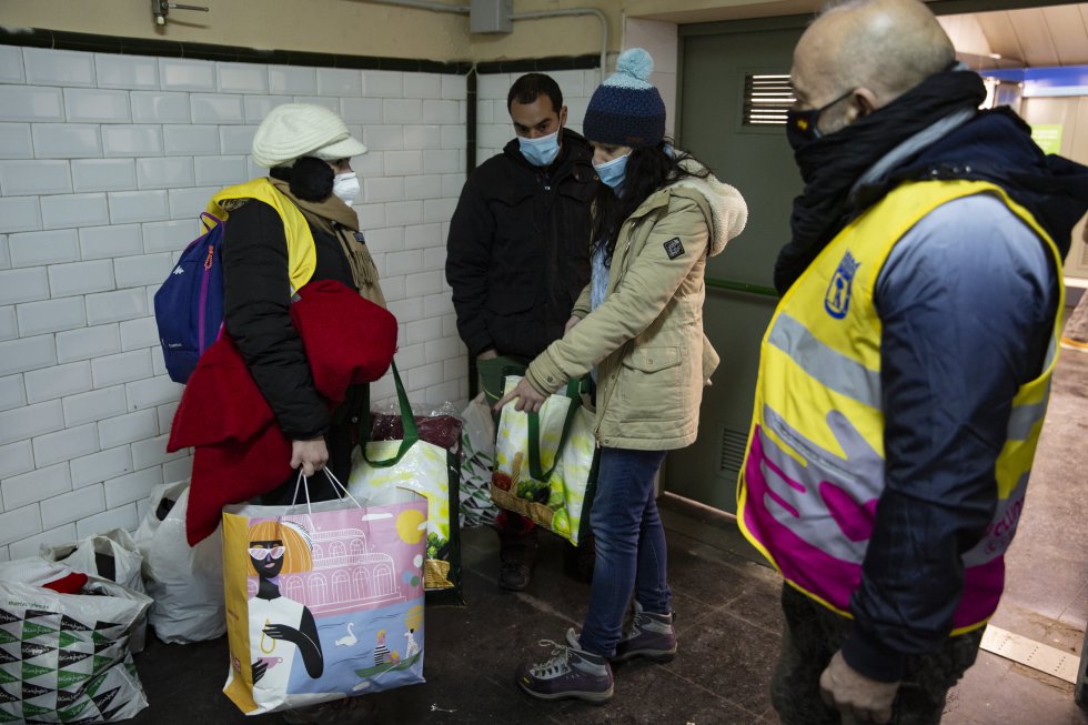 Fotos: El metro, un refugio para los sin techo | Madrid | EL PAÍS