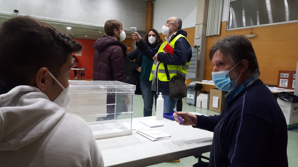 bufanda Posible Posible Fotos: La jornada de electoral en Cataluña, en imágenes | Cataluña | EL PAÍS