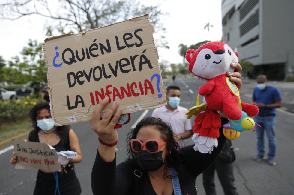 fotos los panameños protestan contra la violencia y abusos en