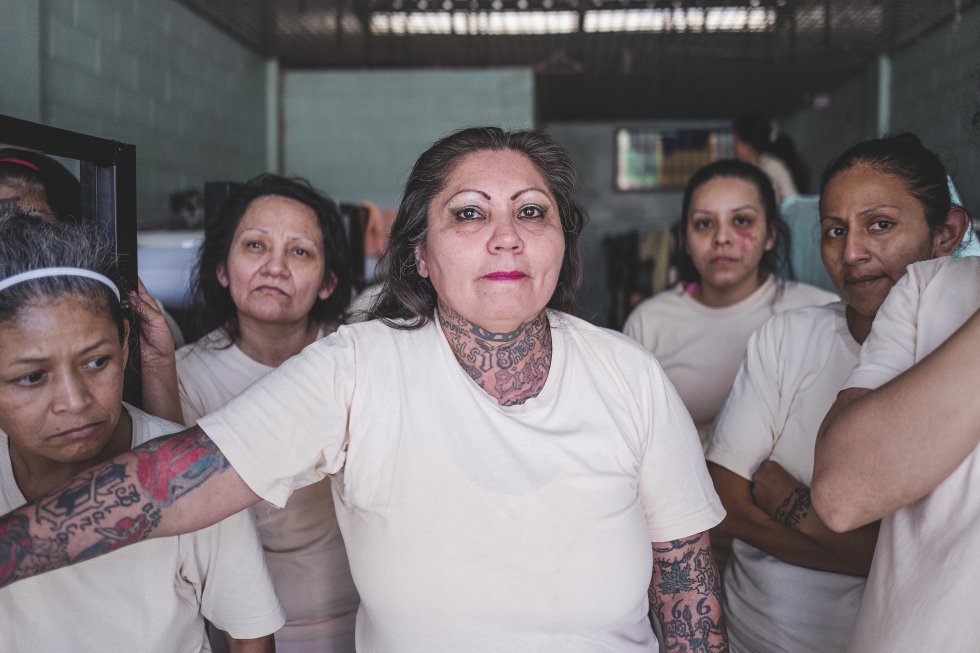 Fotos: Días eternos en una cárcel de mujeres de El Salvador | EL PAÍS  Semanal