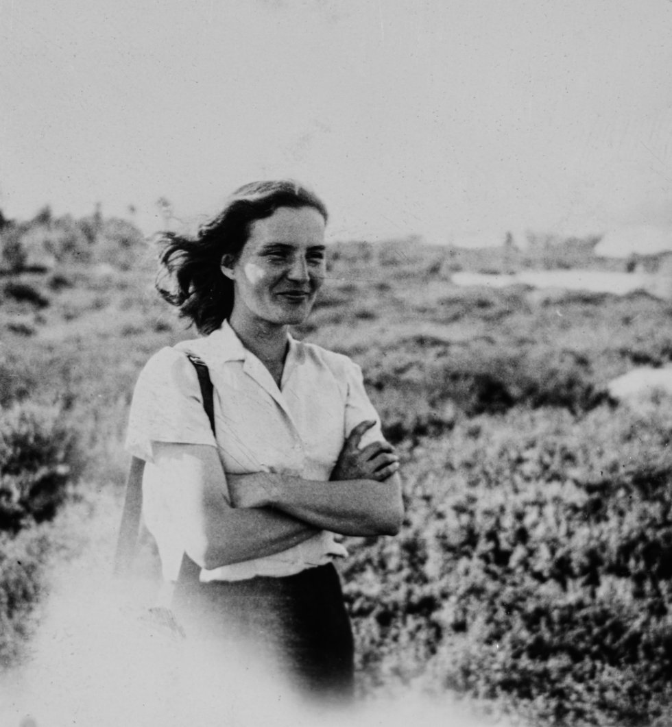 La escritora Carmen Laforet, en un viaje a Canarias, en 1951.