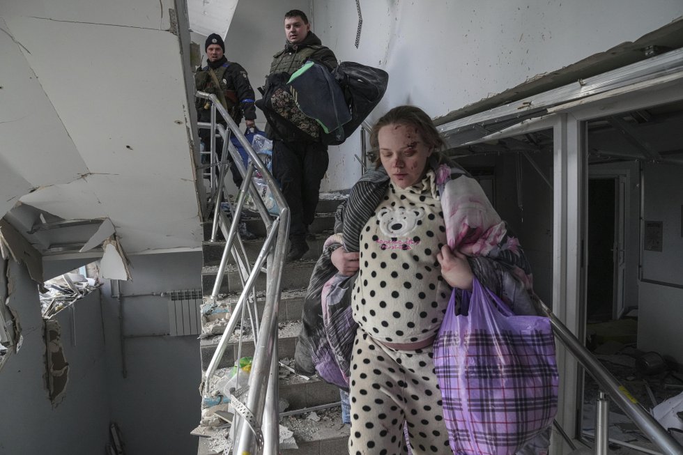Fotos: El bombardeo sobre un hospital materno-infantil de Mariupol, en  imágenes | Internacional | EL PAÍS
