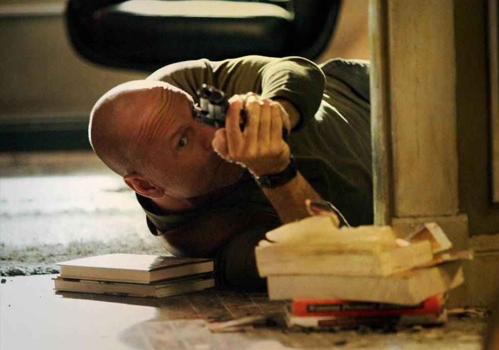 Bruce Willis, en una escena de la película 'La jungla de cristal 4', de Len Wiseman.