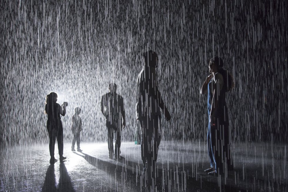 Вокруг дожди. Sharjah Rain Room. Музей дождя в Шардже. Комната дождя в Шардже. Rain Room Шарджа.