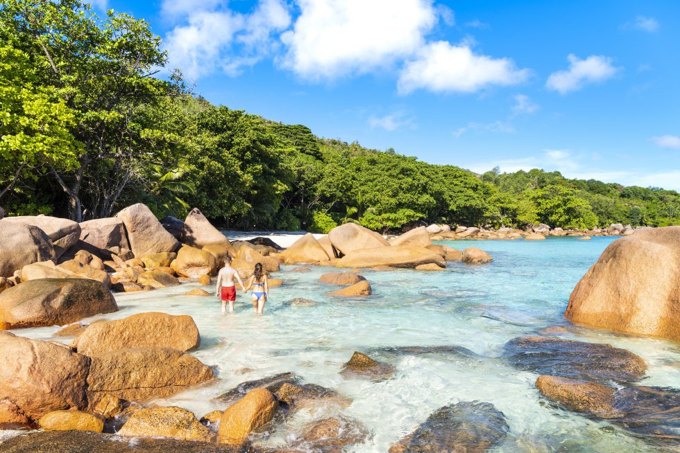 Nas Seychelles, um arquipélago perdido no Oceano índico, estão algumas da melhores praias do mundo. Entre elas os usuários do TripAdvisor escolheram a de Anse Lazio, a noroeste da ilha de Praslin. De areia branca finíssima e águas transparentes como poucas, aqui é verão o ano todo.